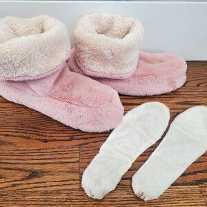 NWOT Pantuss Slipper Booties with Microwavable Insoles (Size 8/9)